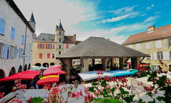 Hôtel de plein air en vallée de la Dordogne