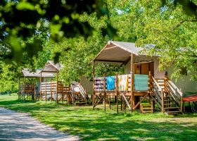 Location insolites camping 3 étoiles Creysse